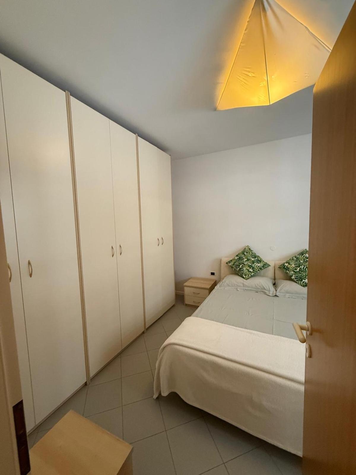 Gracious Apartment Located In The Heart Of Lignano リニャーノ・サッビアドーロ エクステリア 写真
