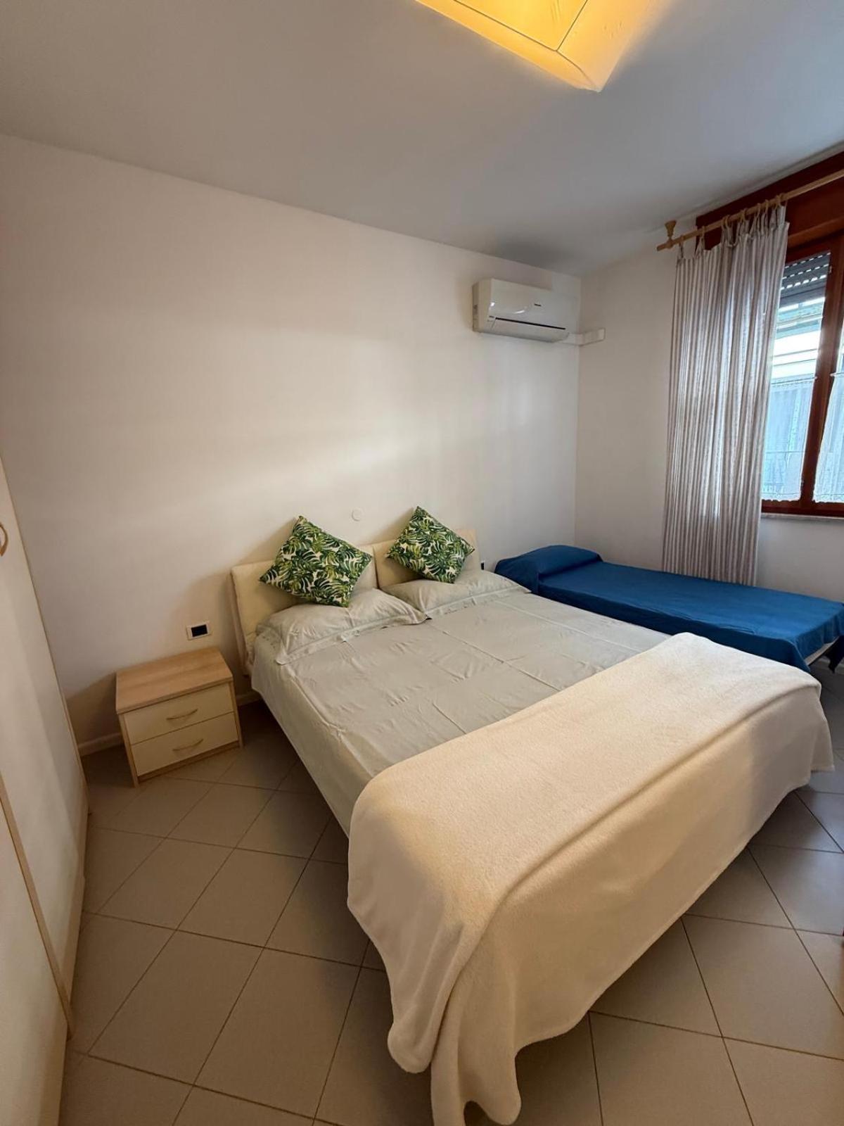 Gracious Apartment Located In The Heart Of Lignano リニャーノ・サッビアドーロ エクステリア 写真